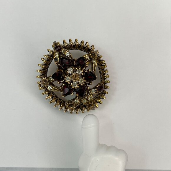 Vintage Gold Tone Round Brooch With Red & Clear Rhinestones Pearlized Stones - Picture 8 of 12